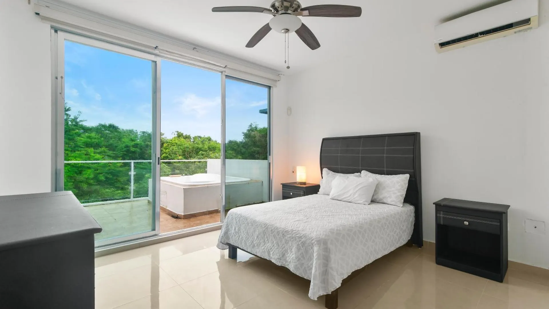 Casa Lula 5-Br Getaway In Riviera Maya Playa del Carmen Semesterbostad
